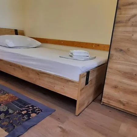 Apartment Bony Split